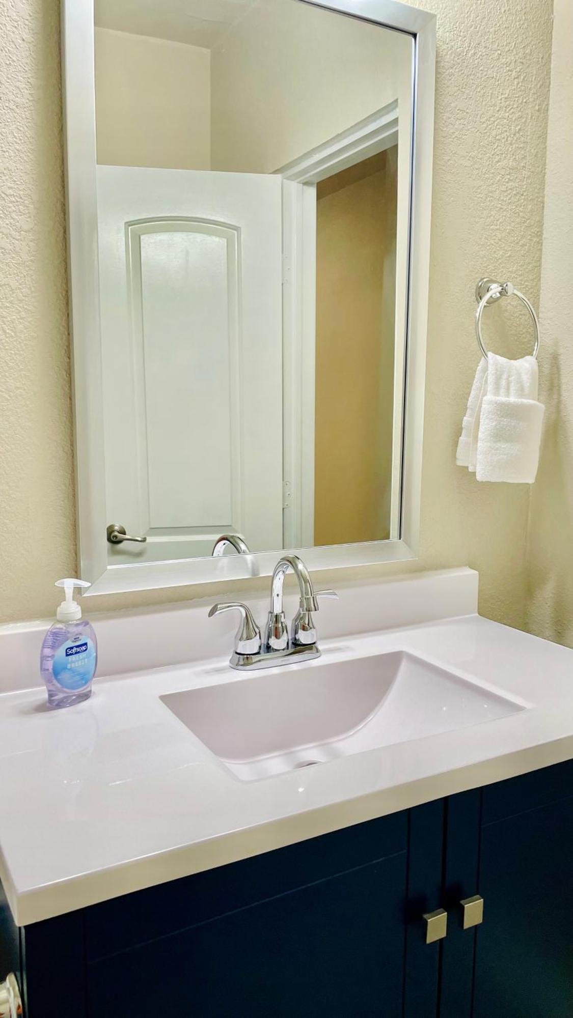 Great Location In Midtown! *