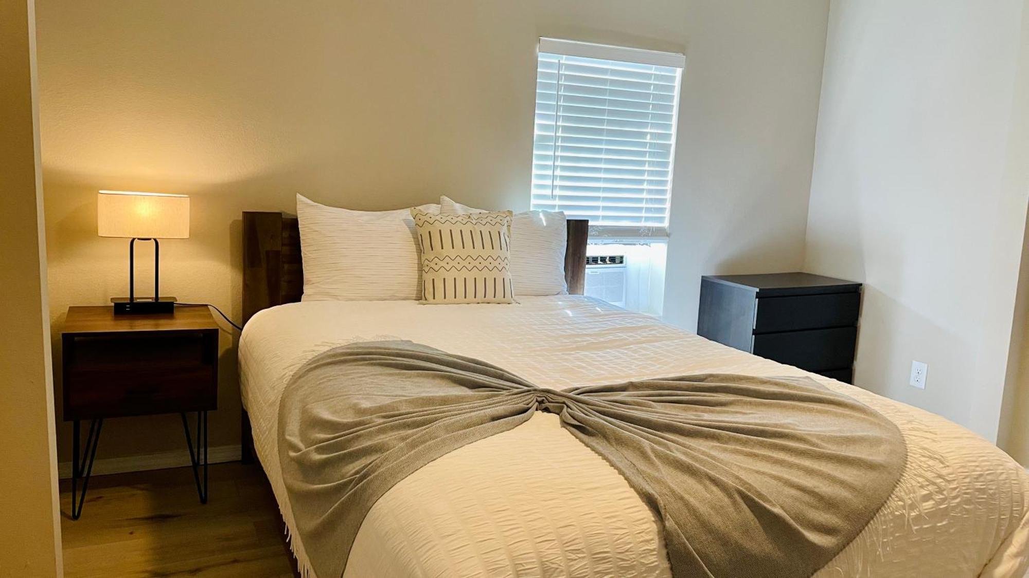 Daire Great Location In Midtown!