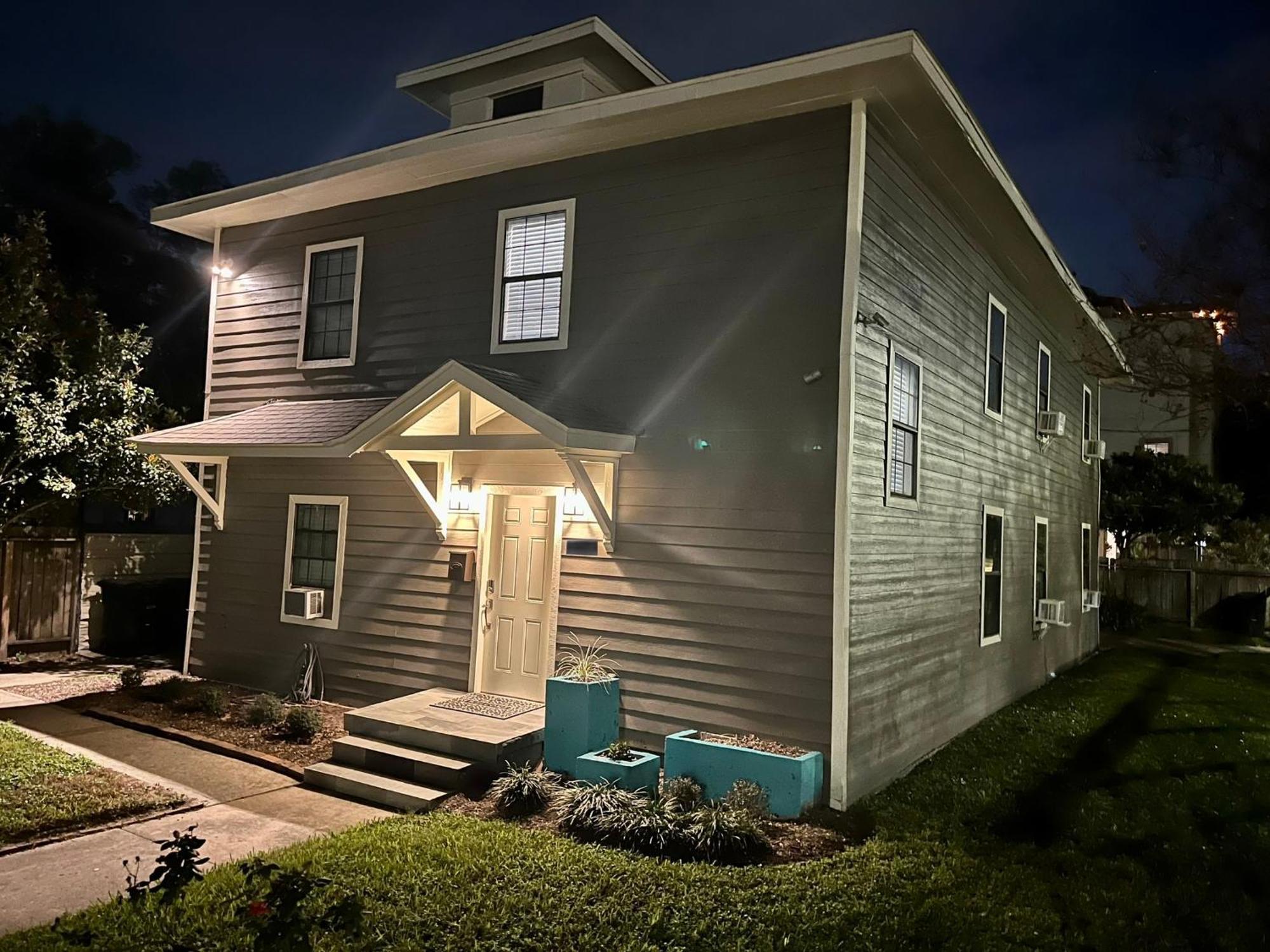 Great Location In Midtown! Daire